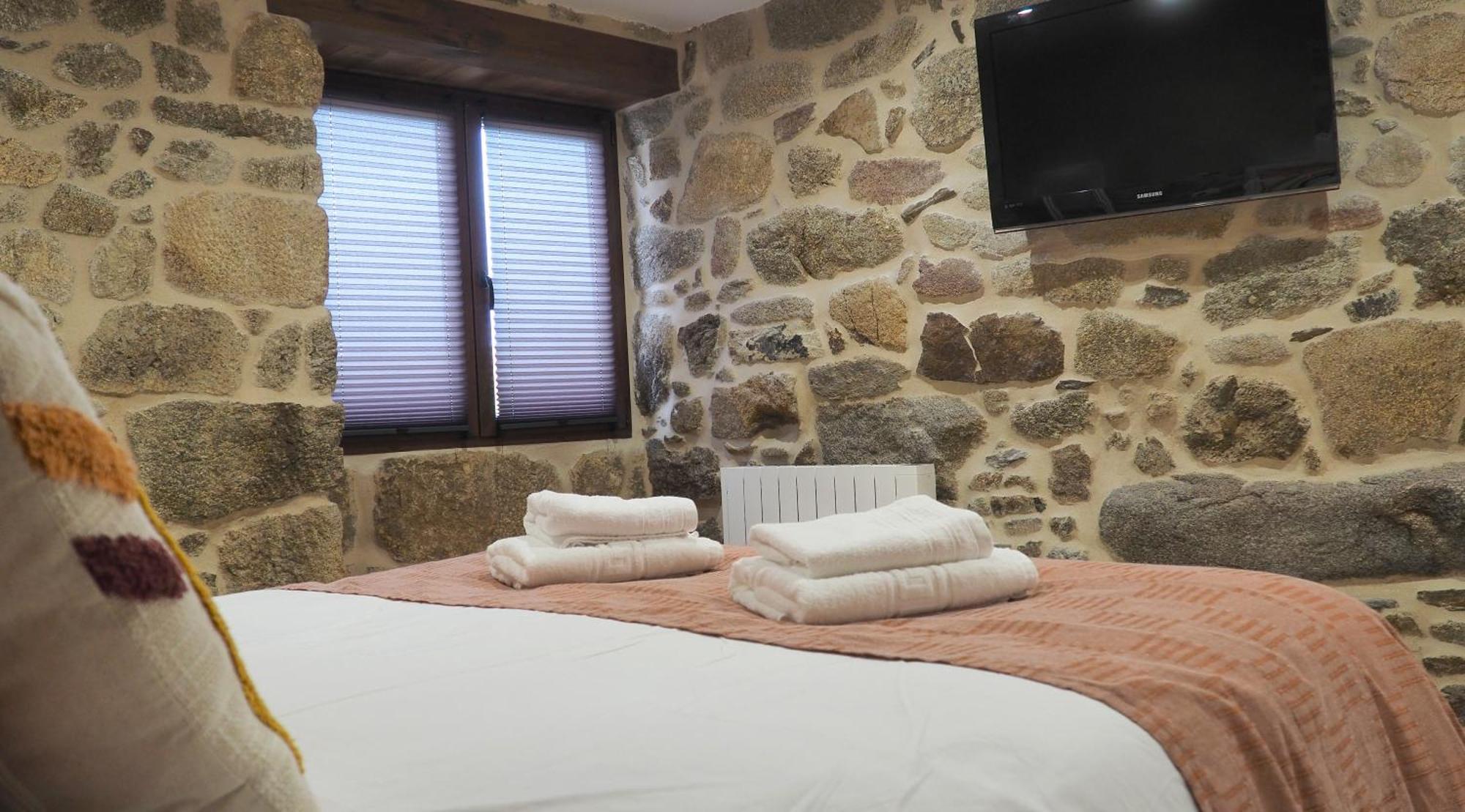 Apartamentos Muralla Sacra Sober Kültér fotó