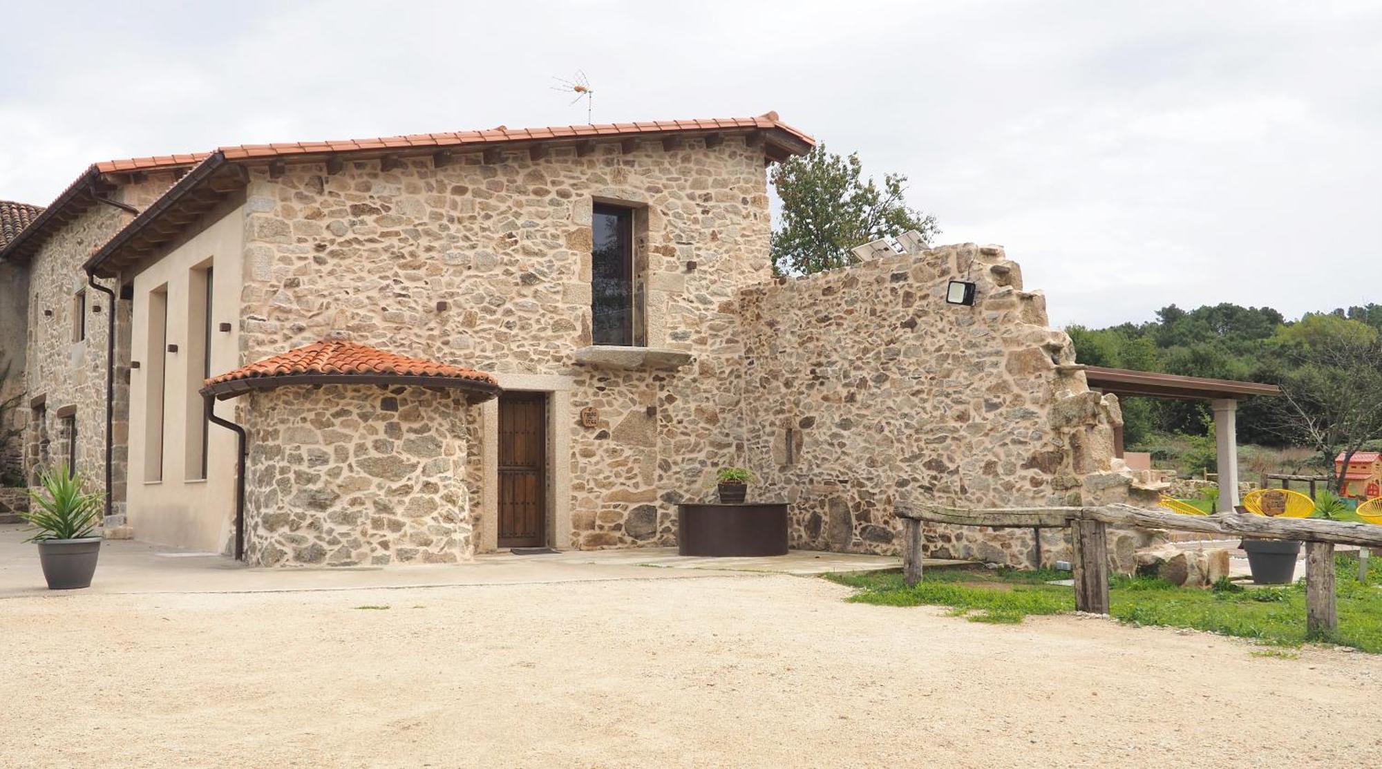 Apartamentos Muralla Sacra Sober Kültér fotó