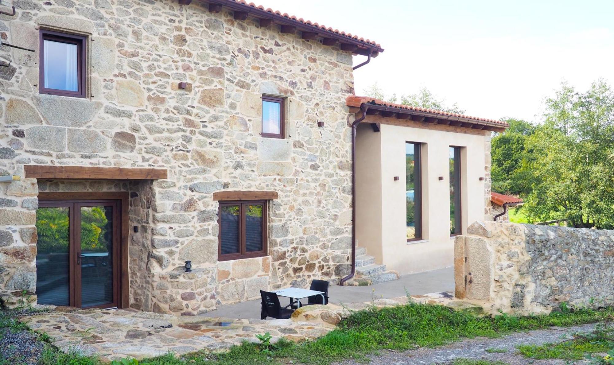 Apartamentos Muralla Sacra Sober Kültér fotó