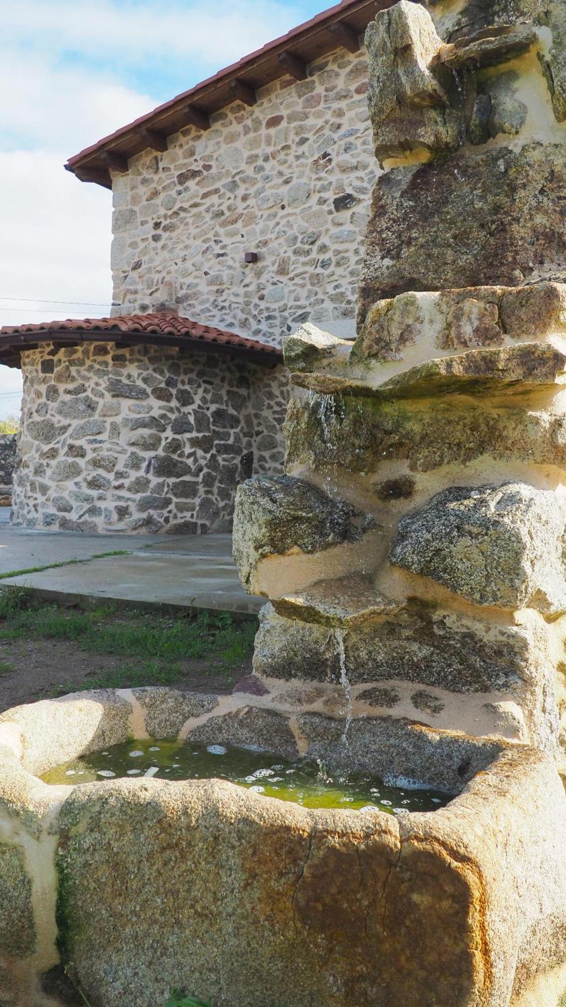 Apartamentos Muralla Sacra Sober Kültér fotó