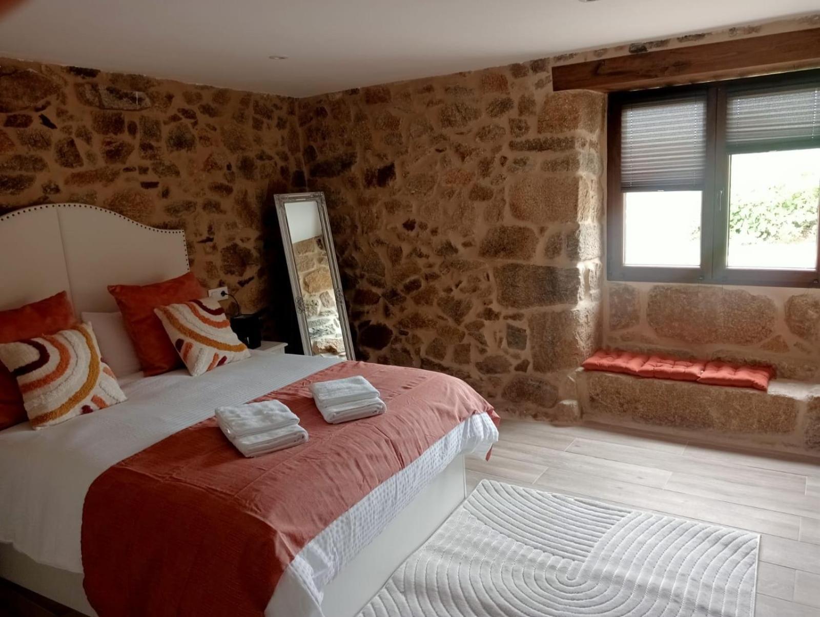 Apartamentos Muralla Sacra Sober Kültér fotó